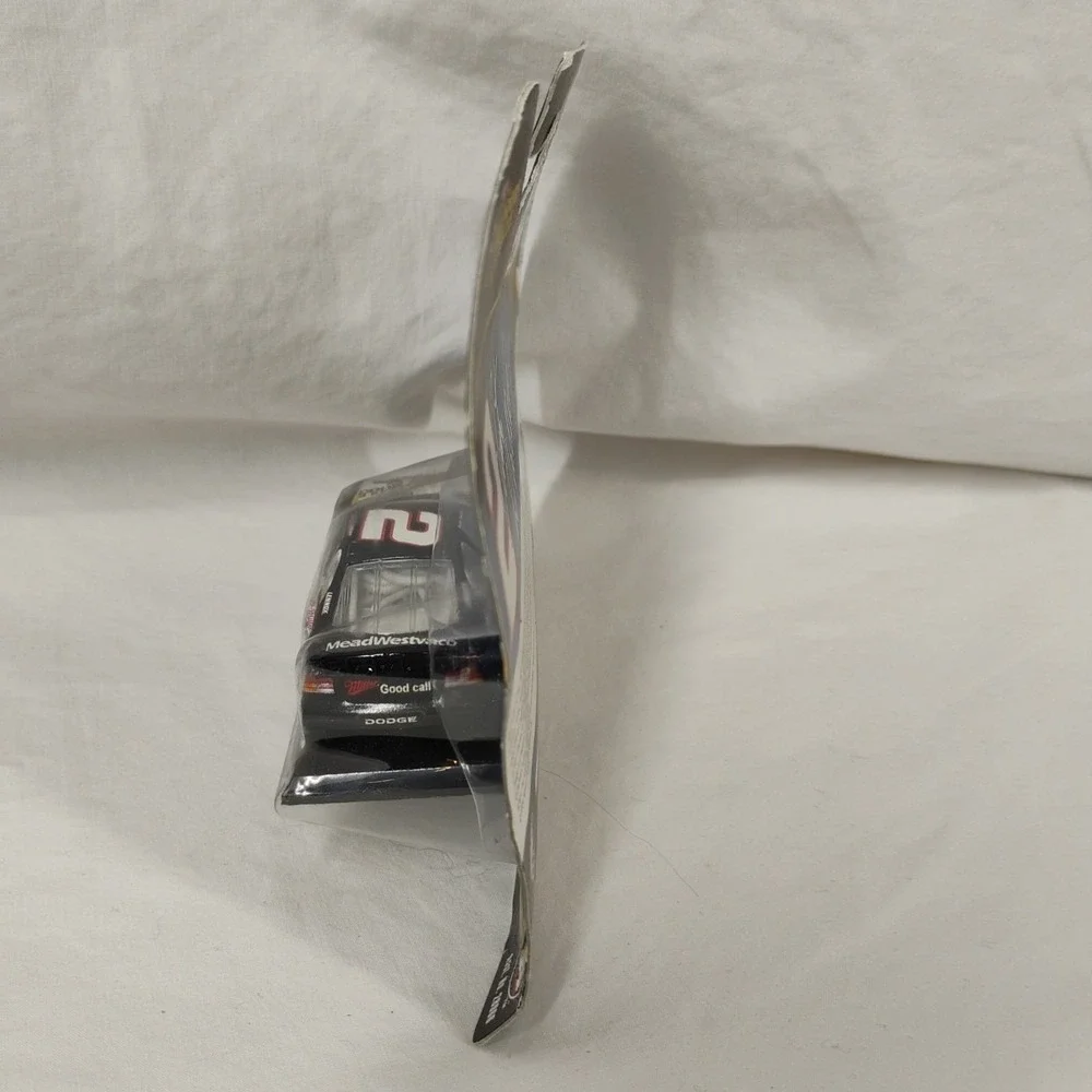 NASCAR Winners Circle #2 Rusty Wallace Miller Lite Mobil 1 1:64 Die Cast Car '04